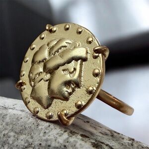 Tory Burch Gold coin Ring Sz 8